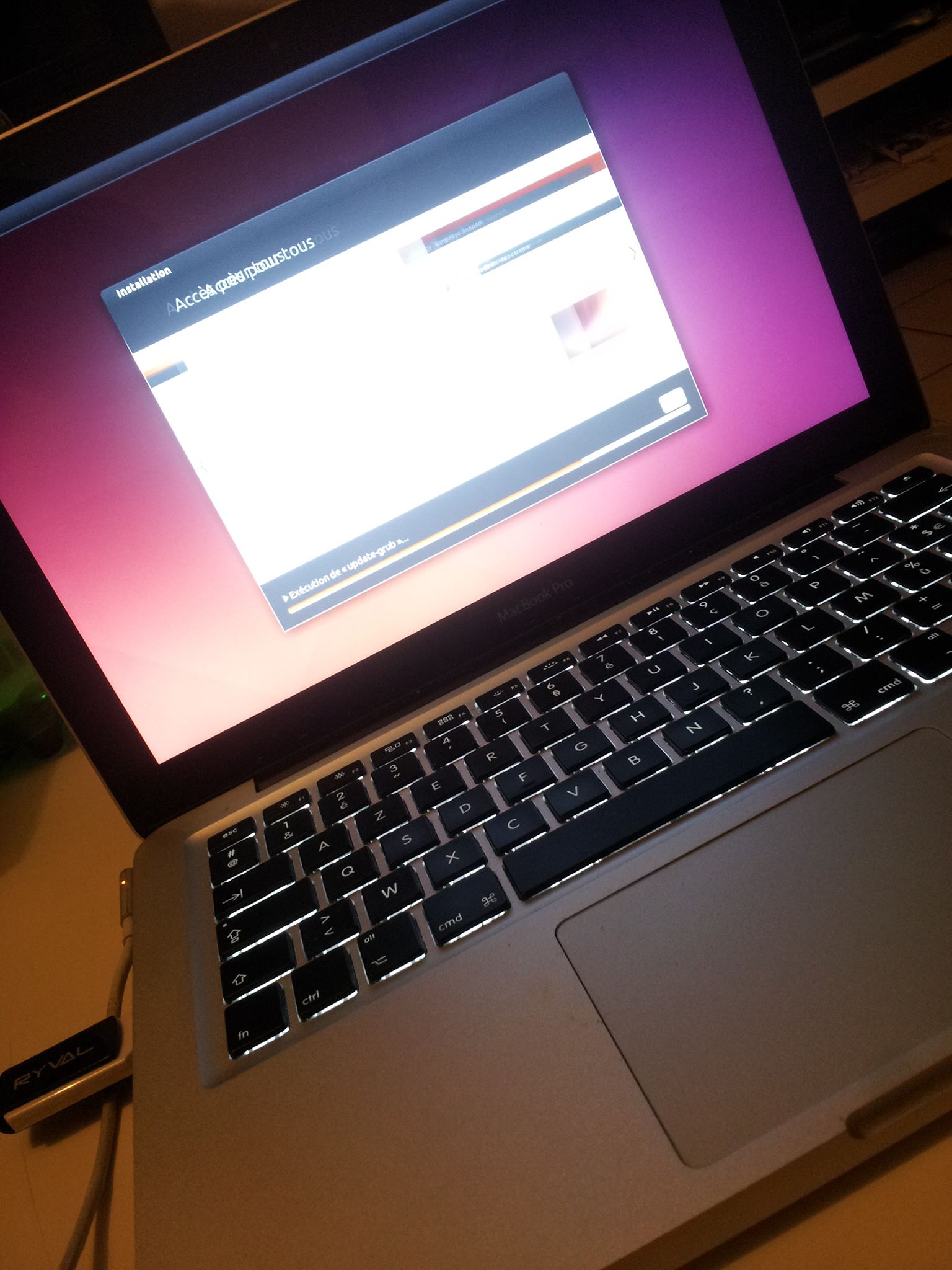 Ubuntu is installing ;-)